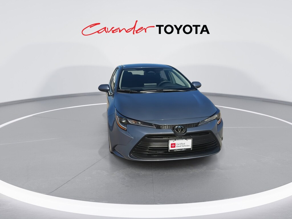 2026 Toyota Corolla LE photo 3