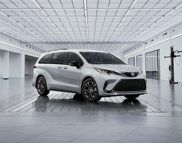 2024-Toyota-Sienna-25thAnniversary-Van-L01c.jpg