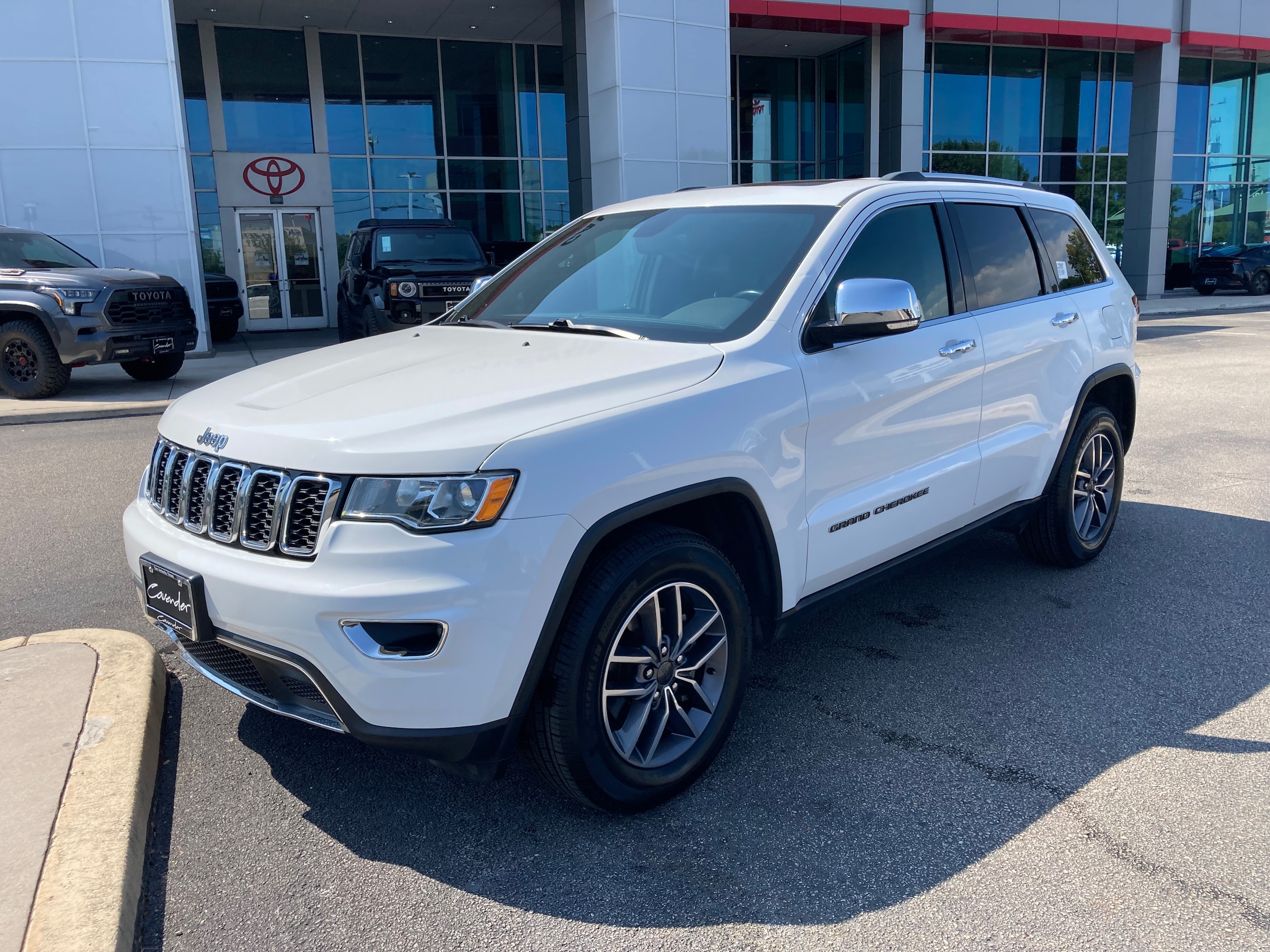 Used 2020 Jeep Grand Cherokee Limited with VIN 1C4RJFBGXLC299887 for sale in San Antonio, TX