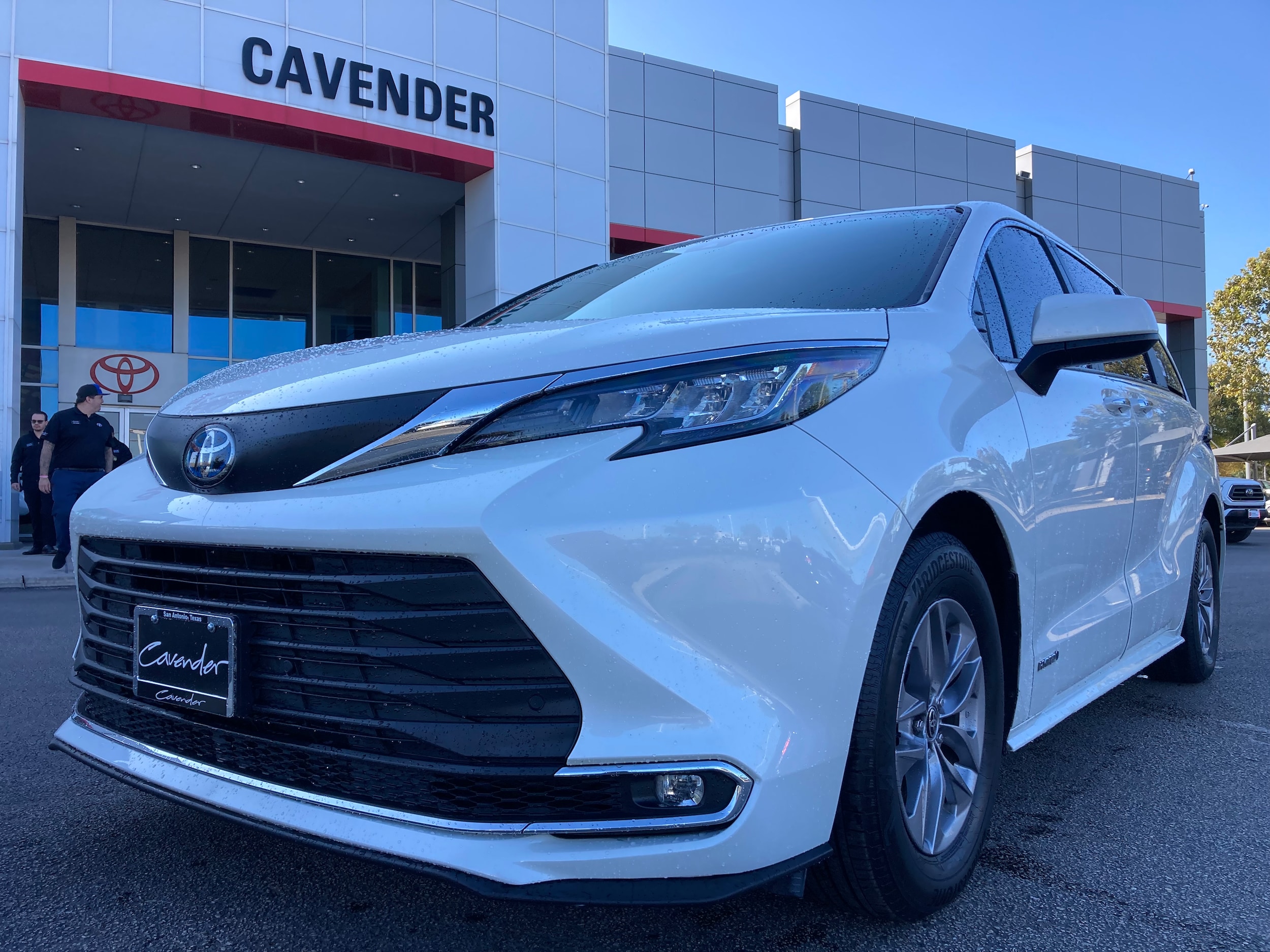 Certified 2021 Toyota Sienna XLE with VIN 5TDYRKEC1MS014726 for sale in San Antonio, TX
