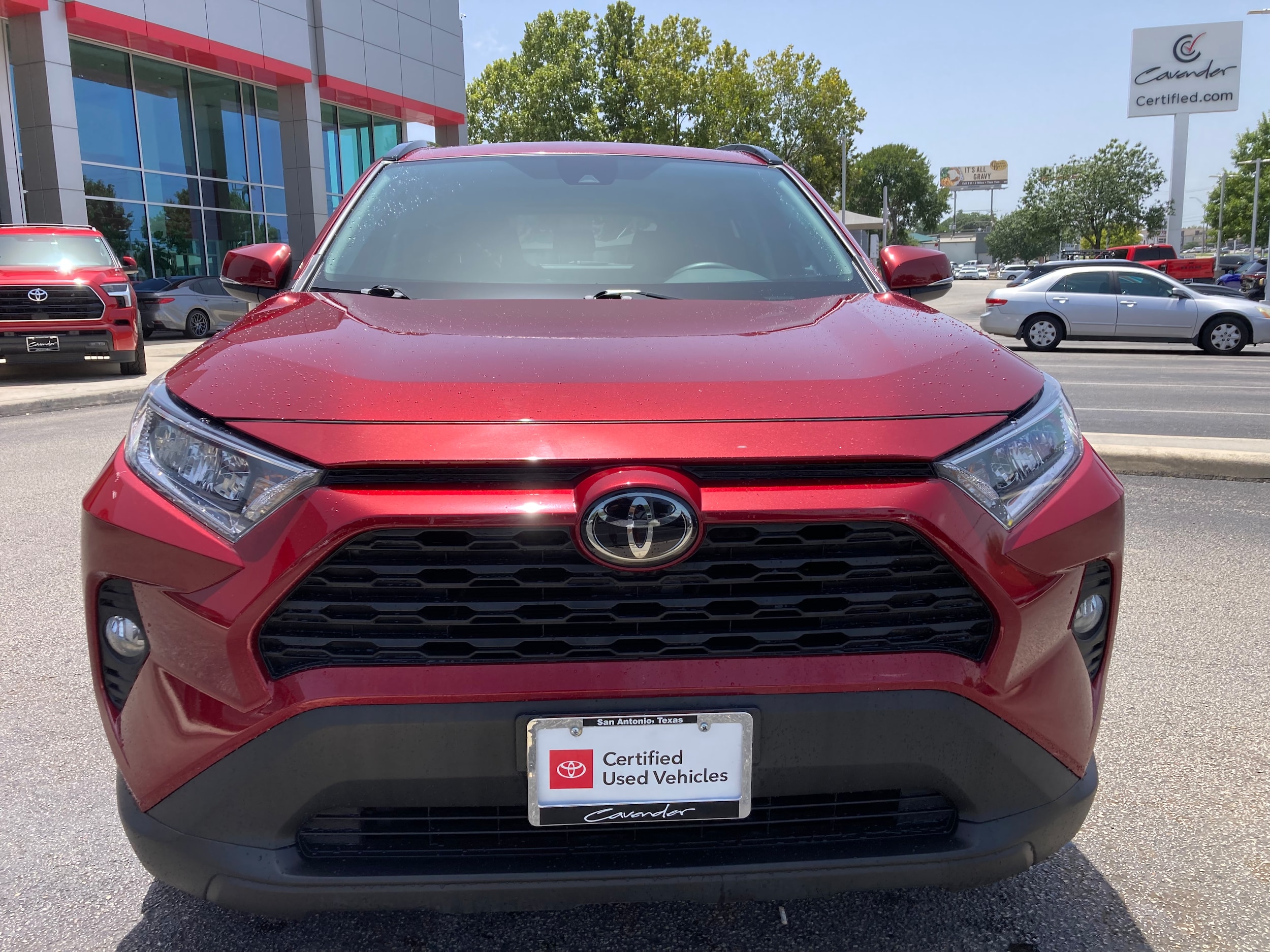 Used 2021 Toyota RAV4 XLE with VIN 2T3W1RFV9MW131752 for sale in San Antonio, TX