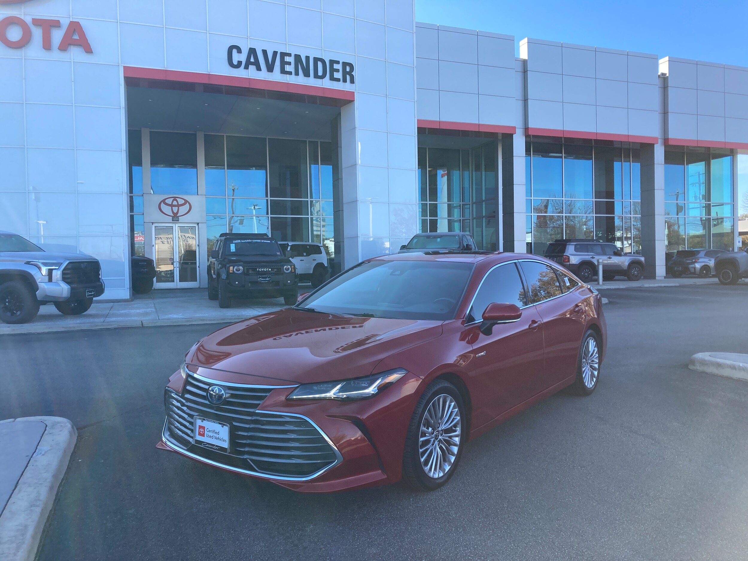 2021 Toyota Avalon Hybrid Limited photo 2