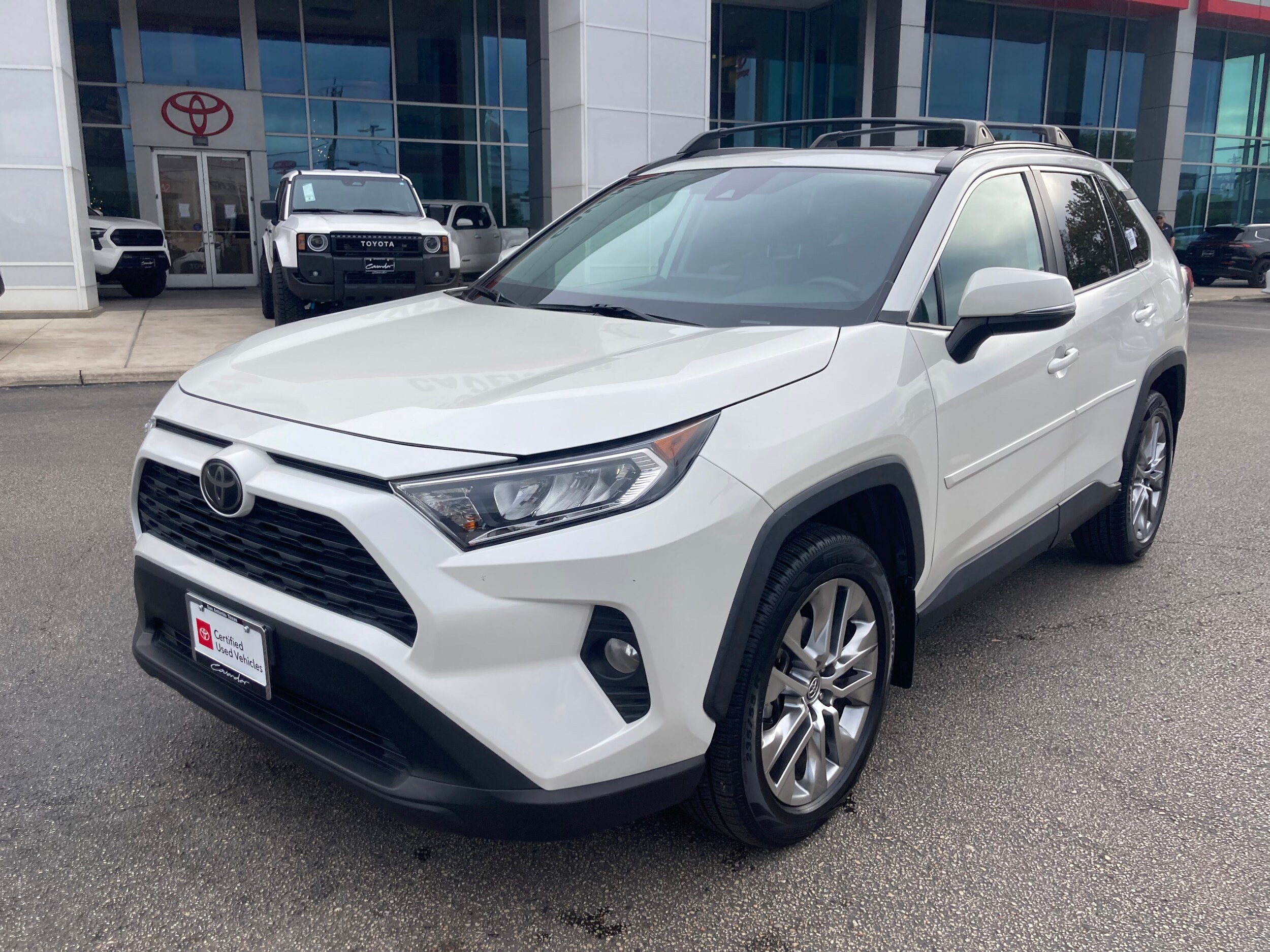 2021 Toyota RAV4 XLE Premium photo 2