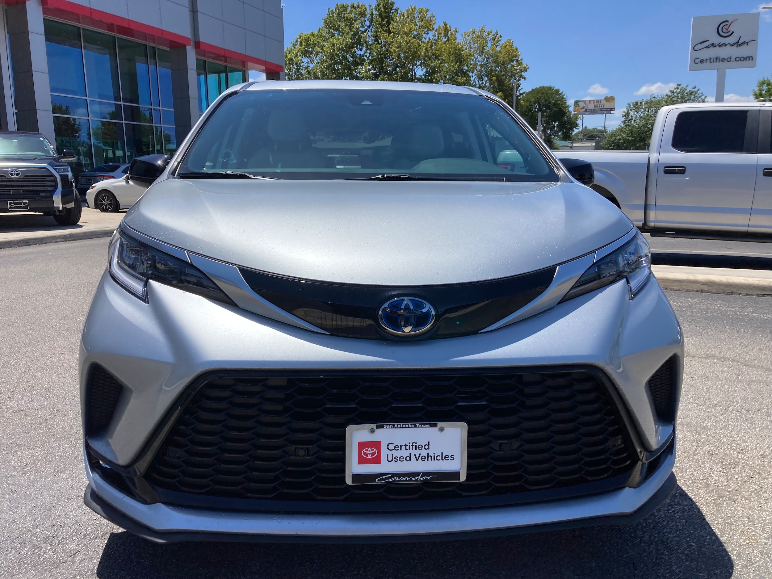 Used 2023 Toyota Sienna XSE with VIN 5TDDSKFCXPS103815 for sale in San Antonio, TX