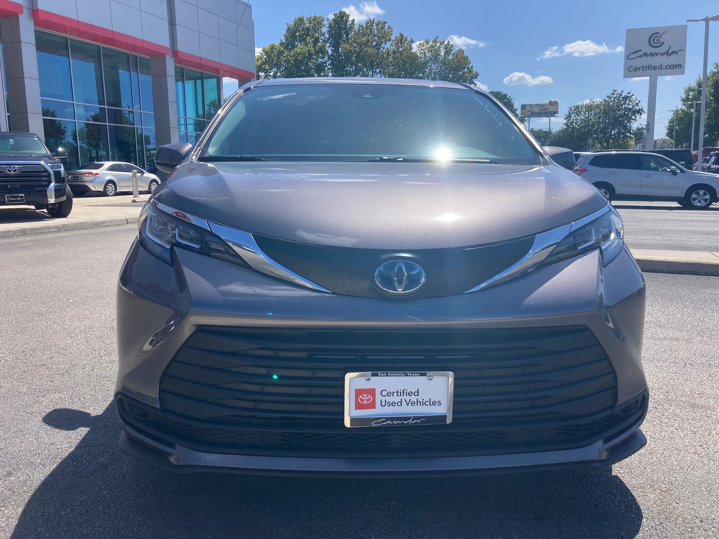 Used 2021 Toyota Sienna LE with VIN 5TDKRKEC0MS026923 for sale in San Antonio, TX