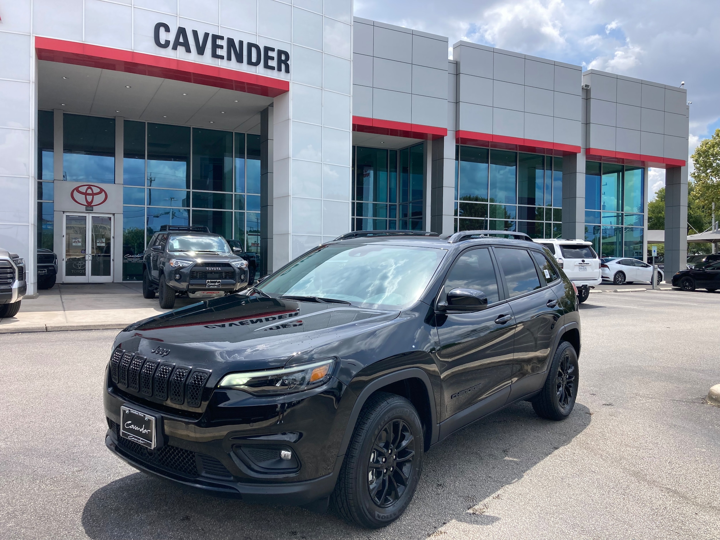 Used 2023 Jeep Cherokee Altitude Lux with VIN 1C4PJMMB8PD107248 for sale in San Antonio, TX