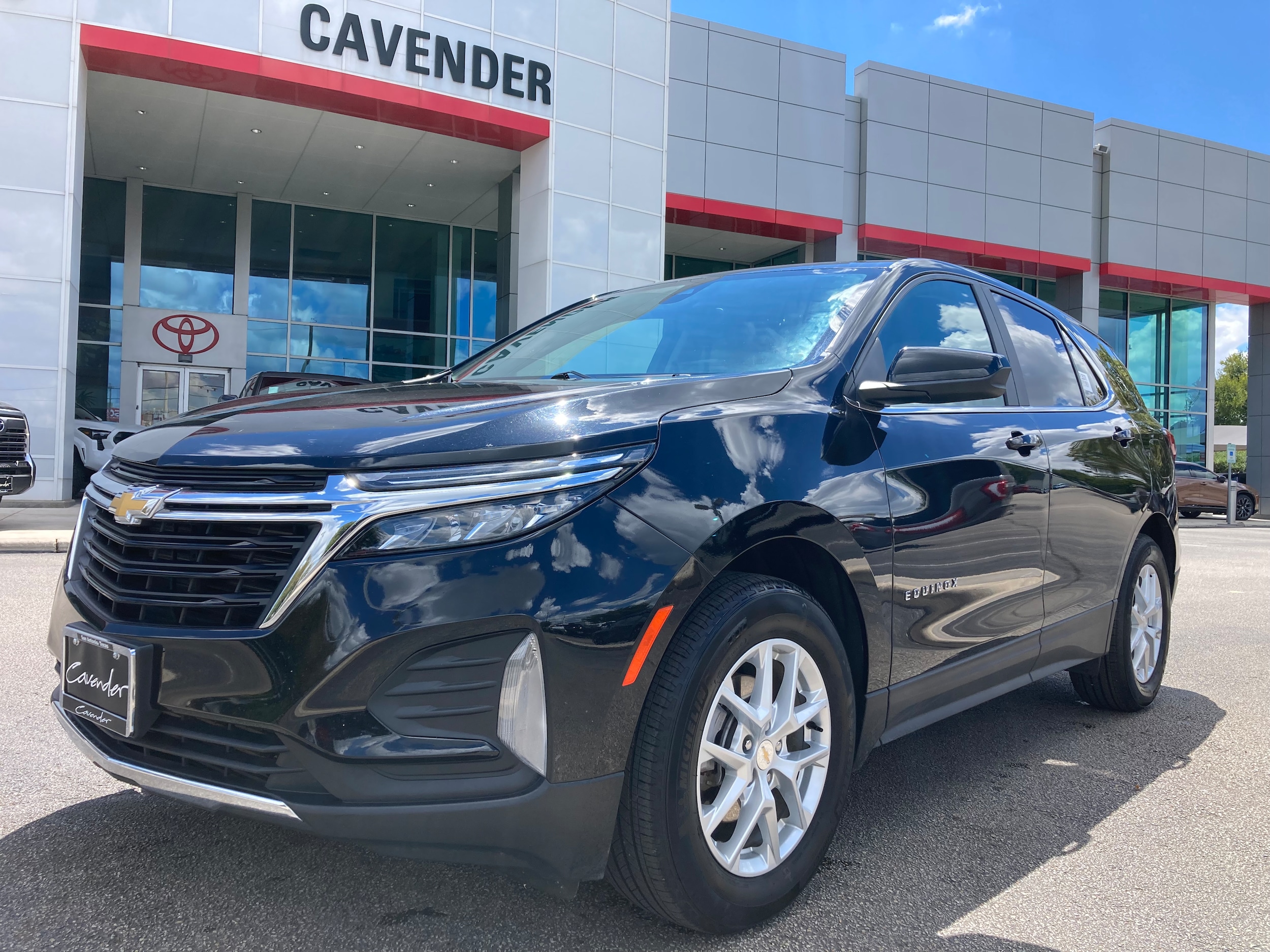 Used 2023 Chevrolet Equinox LT with VIN 3GNAXKEG6PL250378 for sale in San Antonio, TX