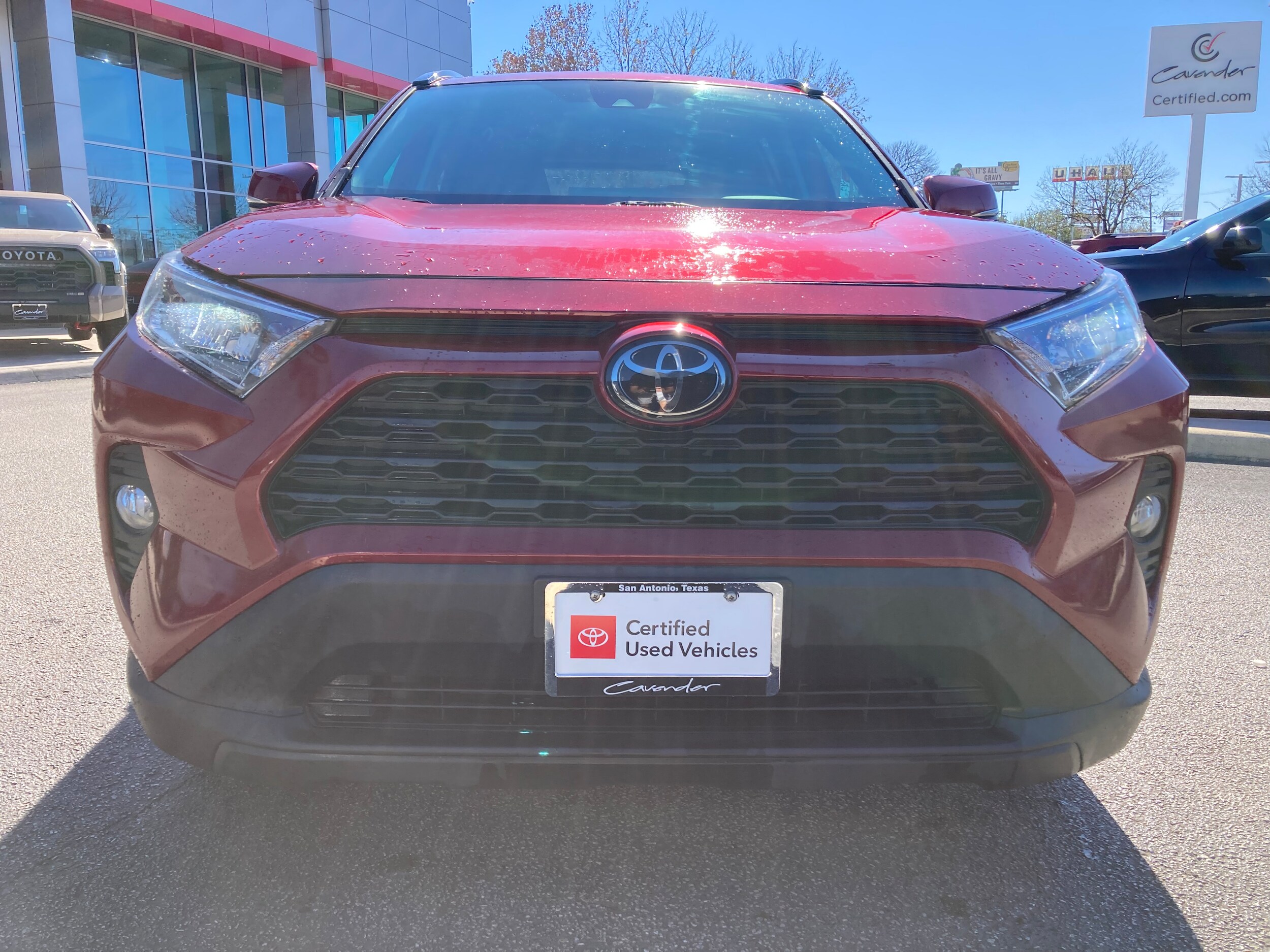 2020 Toyota RAV4 XLE photo 3