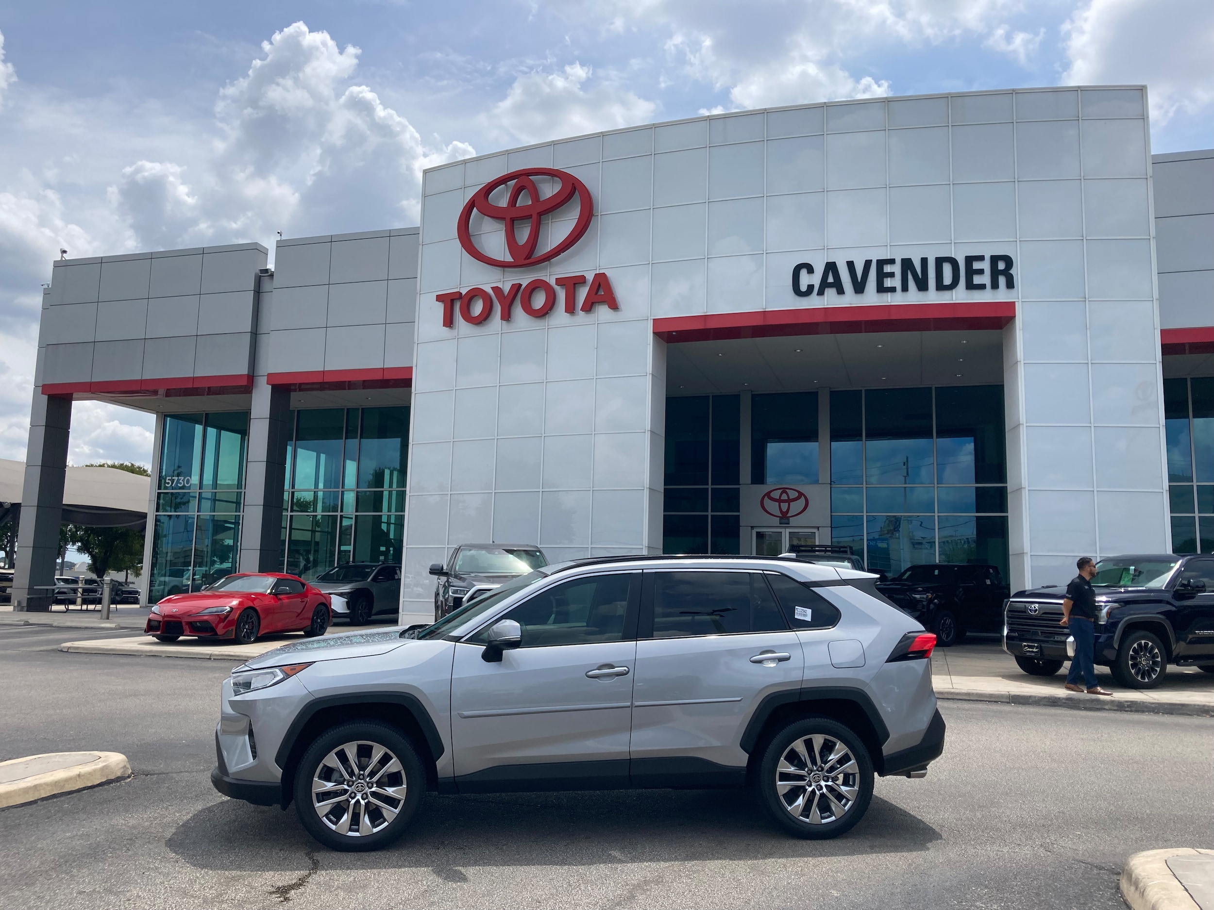 Used 2021 Toyota RAV4 XLE Premium with VIN 2T3C1RFV2MC132942 for sale in San Antonio, TX