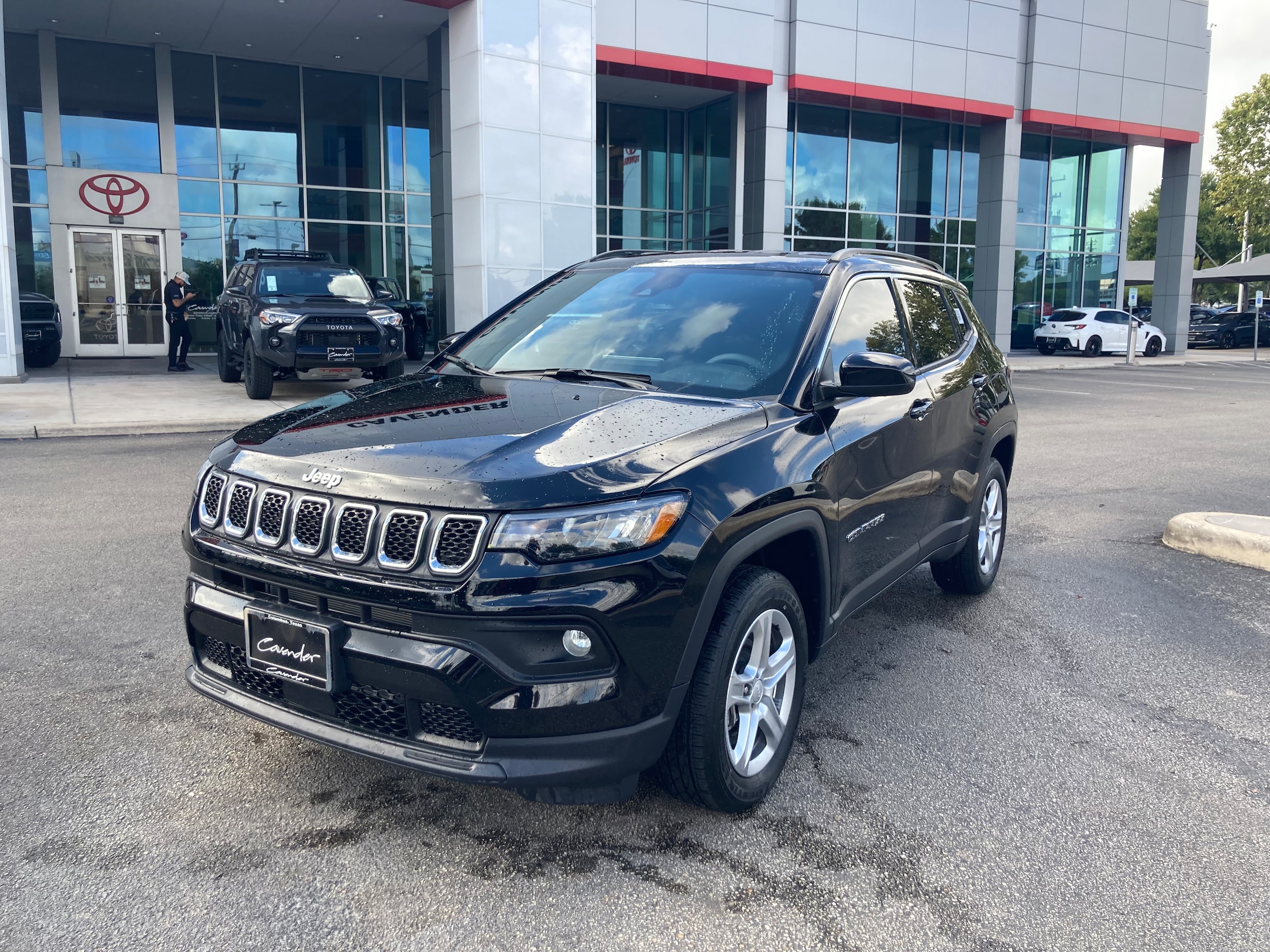 Used 2023 Jeep Compass Latitude with VIN 3C4NJDBN9PT516311 for sale in San Antonio, TX