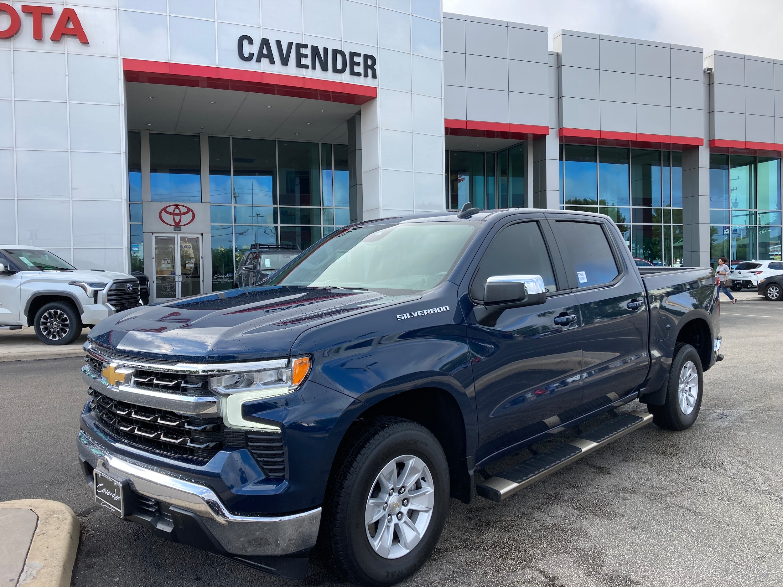 Used 2023 Chevrolet Silverado 1500 LT with VIN 3GCPACEK2PG254645 for sale in San Antonio, TX