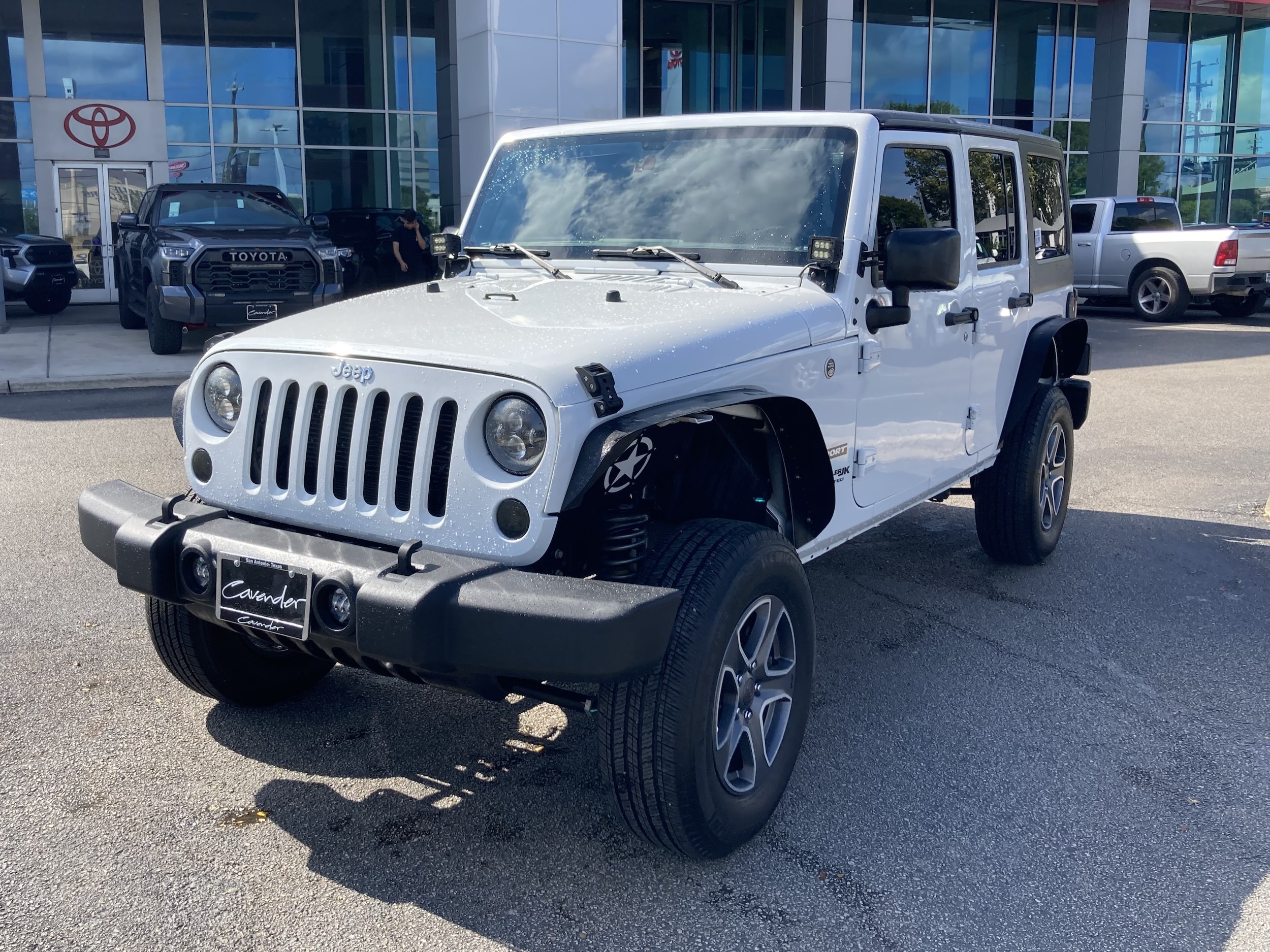 Used 2018 Jeep Wrangler JK Unlimited Sport S with VIN 1C4HJWDG9JL928559 for sale in San Antonio, TX