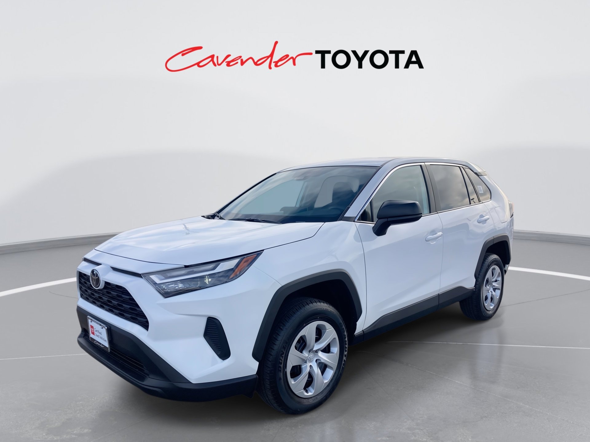 2025 Toyota RAV4 LE's photo