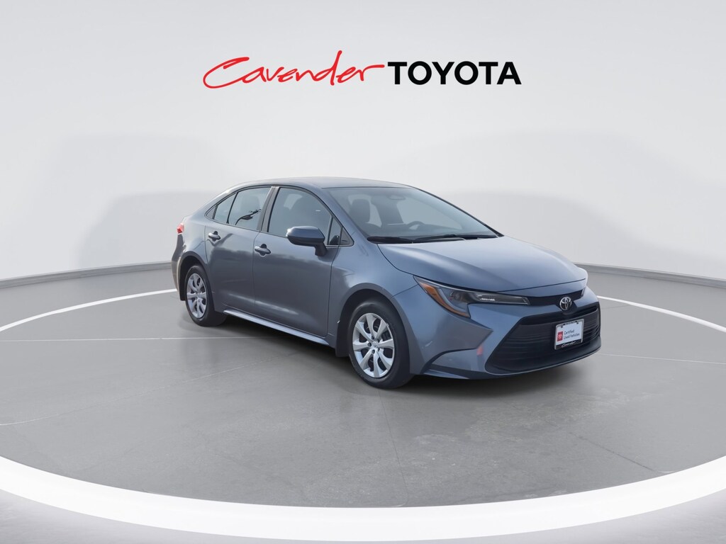 2026 Toyota Corolla LE photo 3