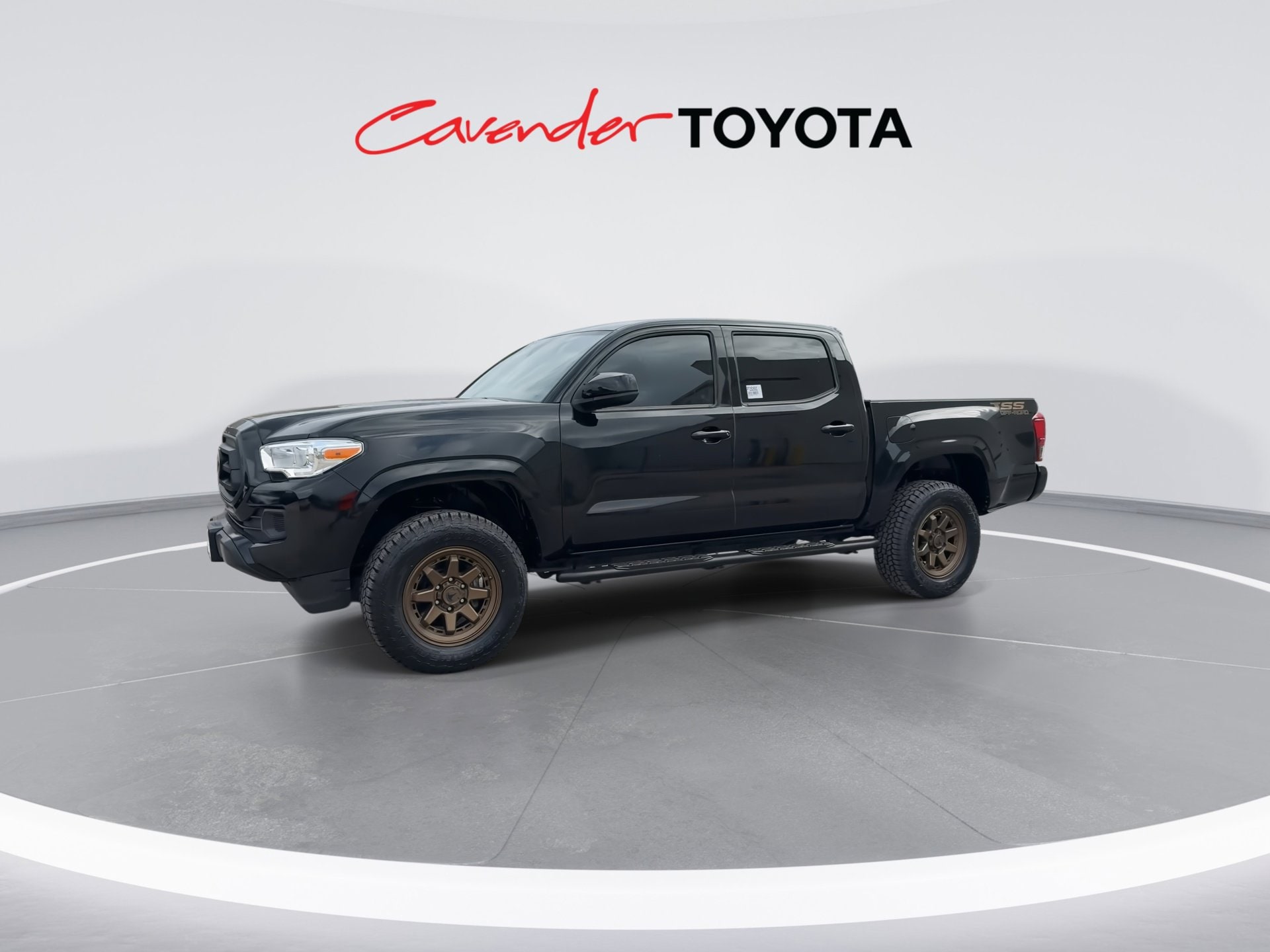 View vehicle photo 4