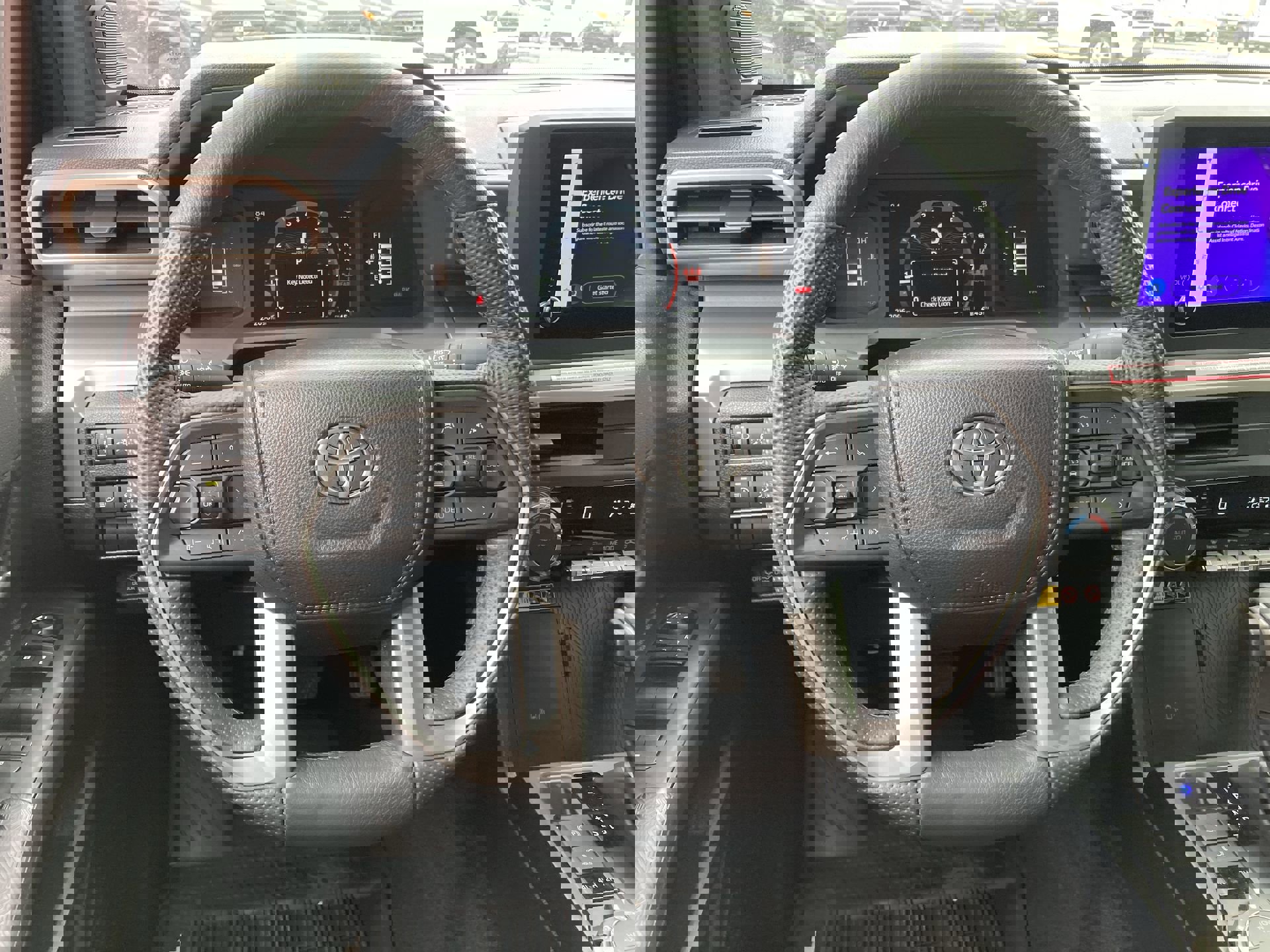 2024 Toyota Tacoma SR5 - Photo 11