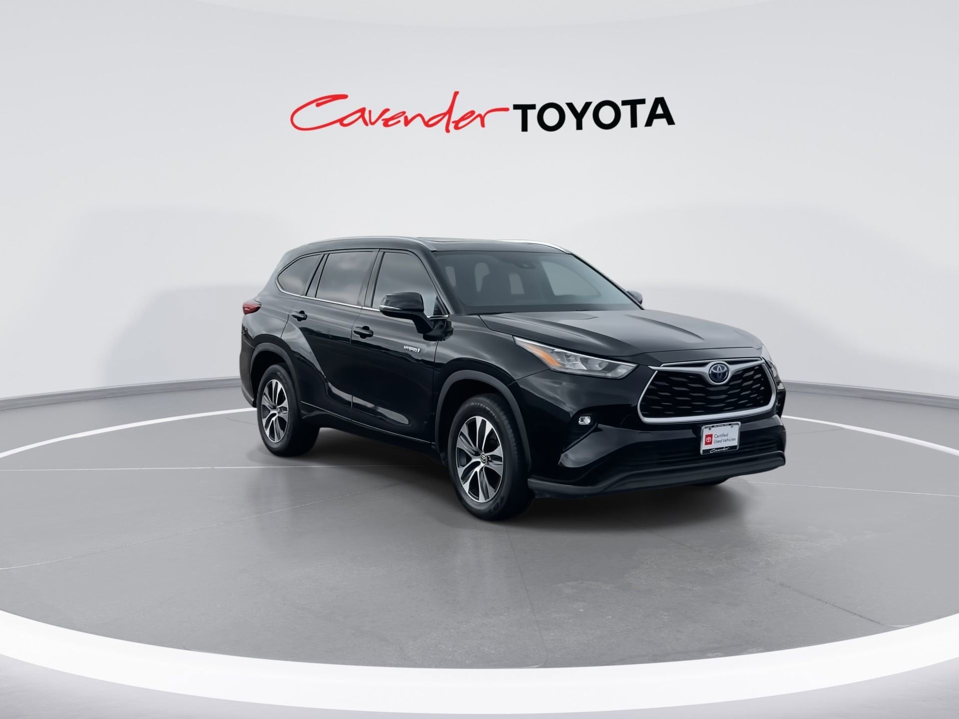 Used 2020 Toyota Highlander XLE with VIN 5TDGARAH2LS502952 for sale in San Antonio, TX