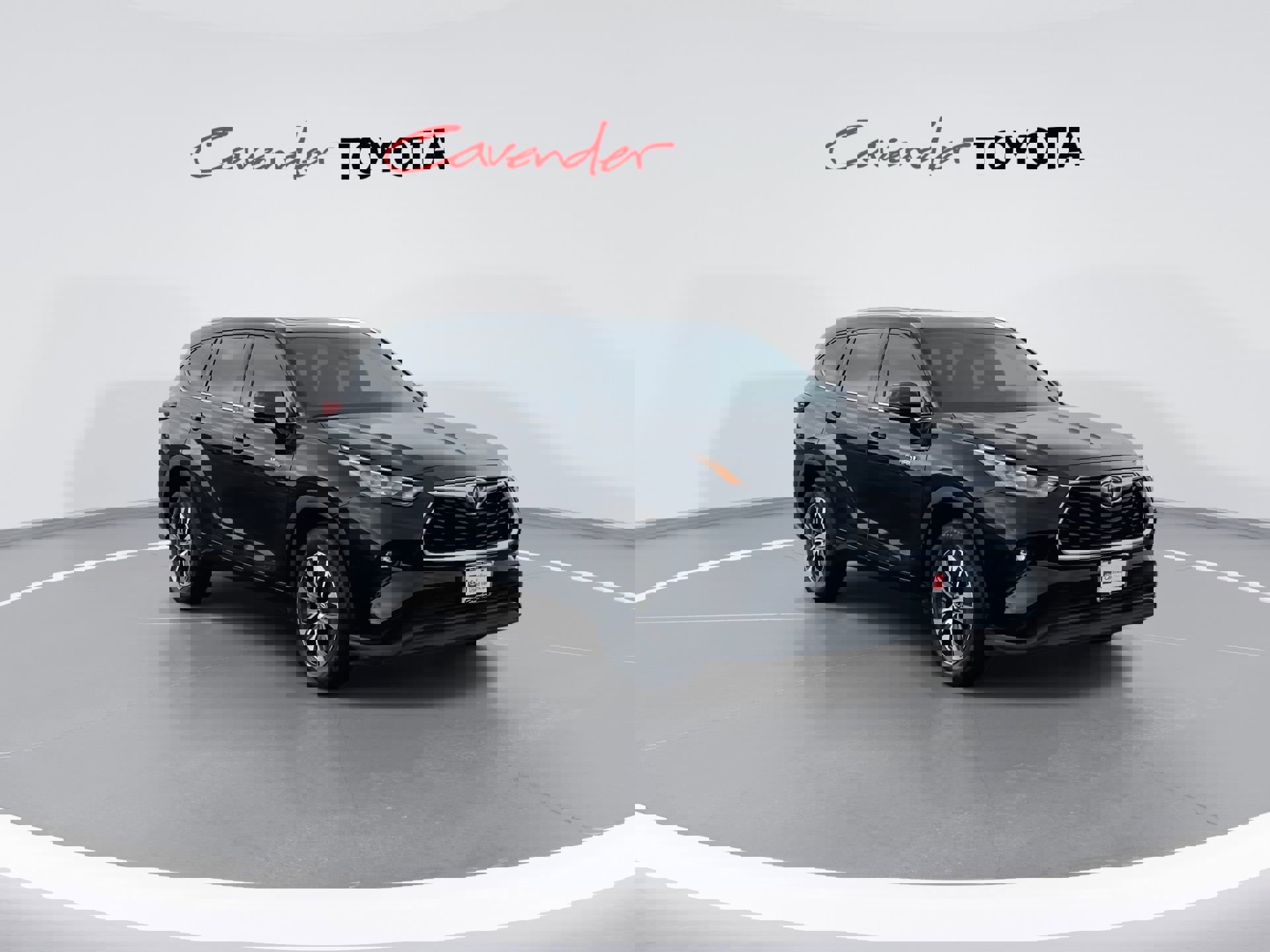 2020 Toyota Highlander Hybrid XLE photo 2