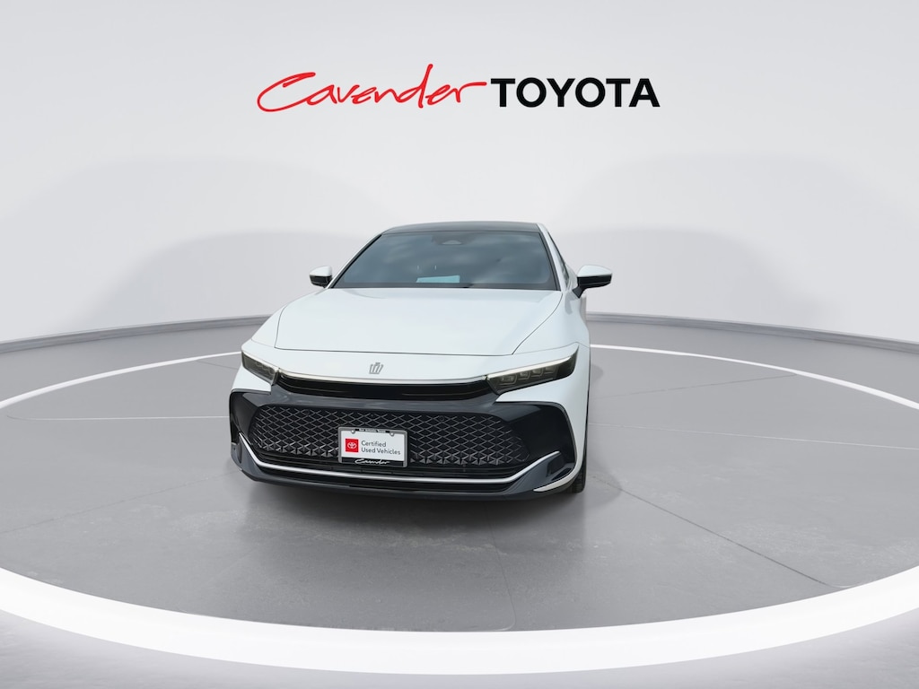 2025 Toyota Crown Platinum photo 4