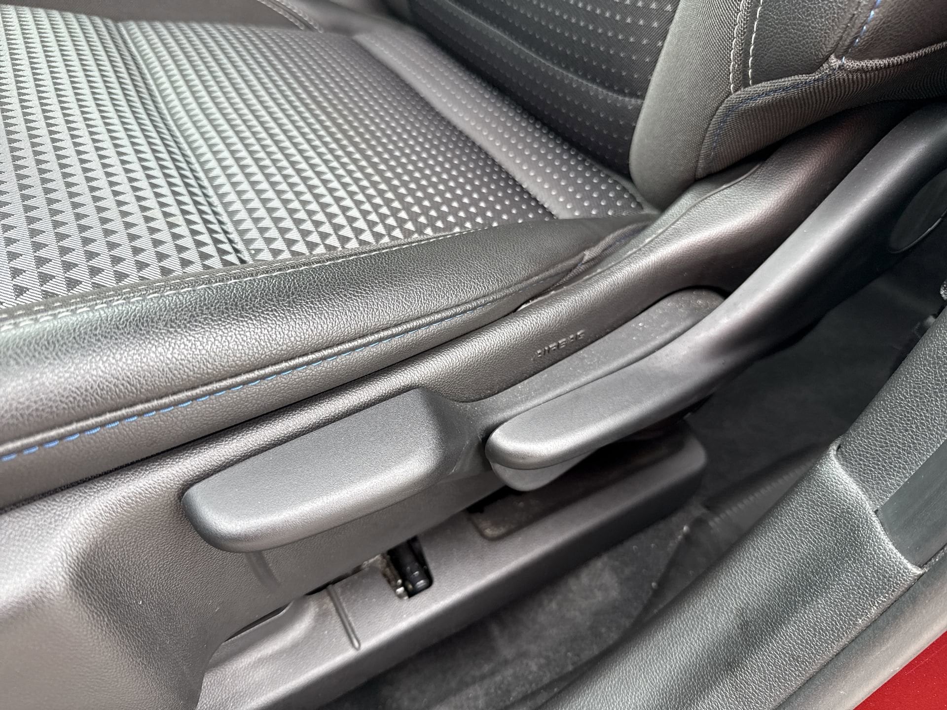 2025 Chevrolet Trax LT - Photo 14