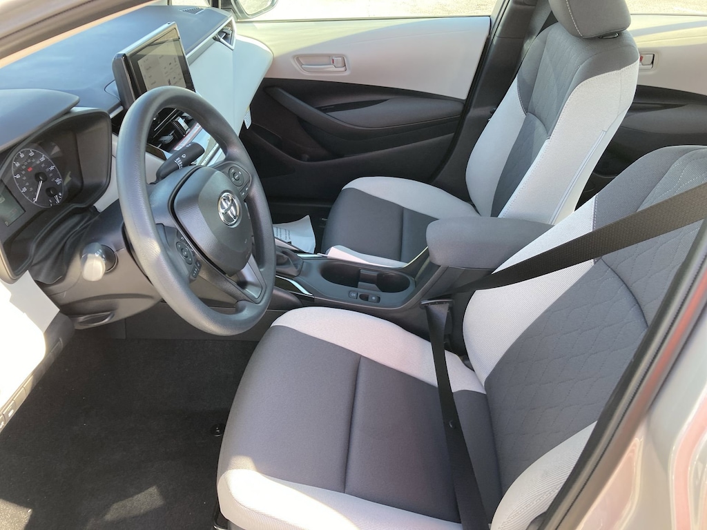 2025 Toyota Corolla LE photo 17