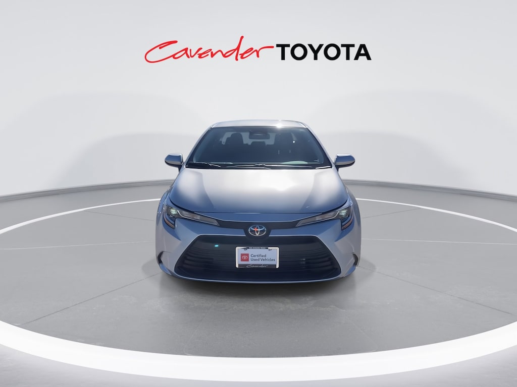 2026 Toyota Corolla LE photo 3