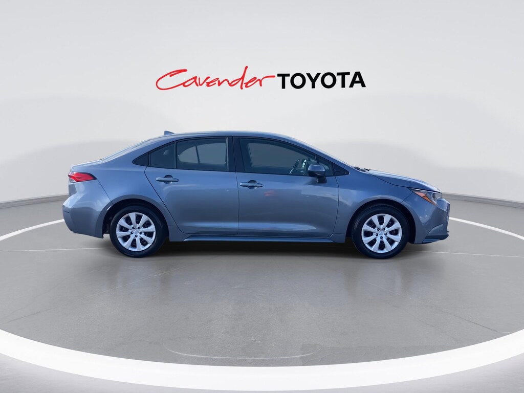 2025 Toyota Corolla LE photo 10
