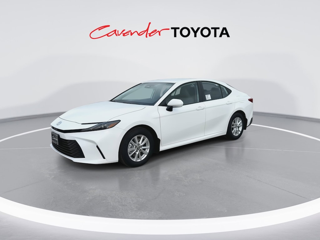 2026 Toyota Camry LE photo 4