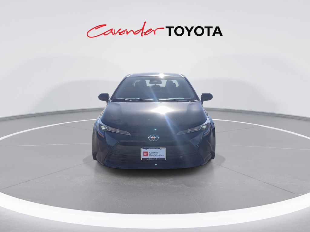 2026 Toyota Corolla LE photo 3