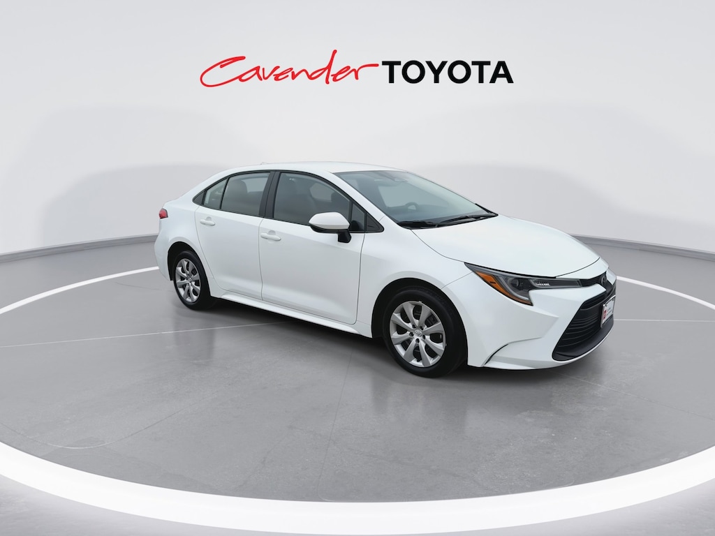 2026 Toyota Corolla LE photo 2