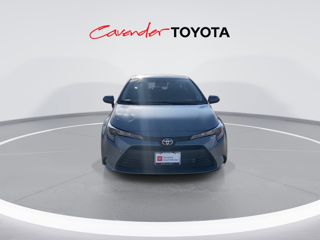 2026 Toyota Corolla LE photo 3