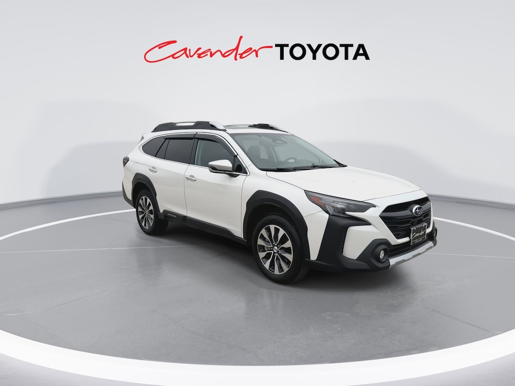 2025 Subaru Outback Touring XT photo 3