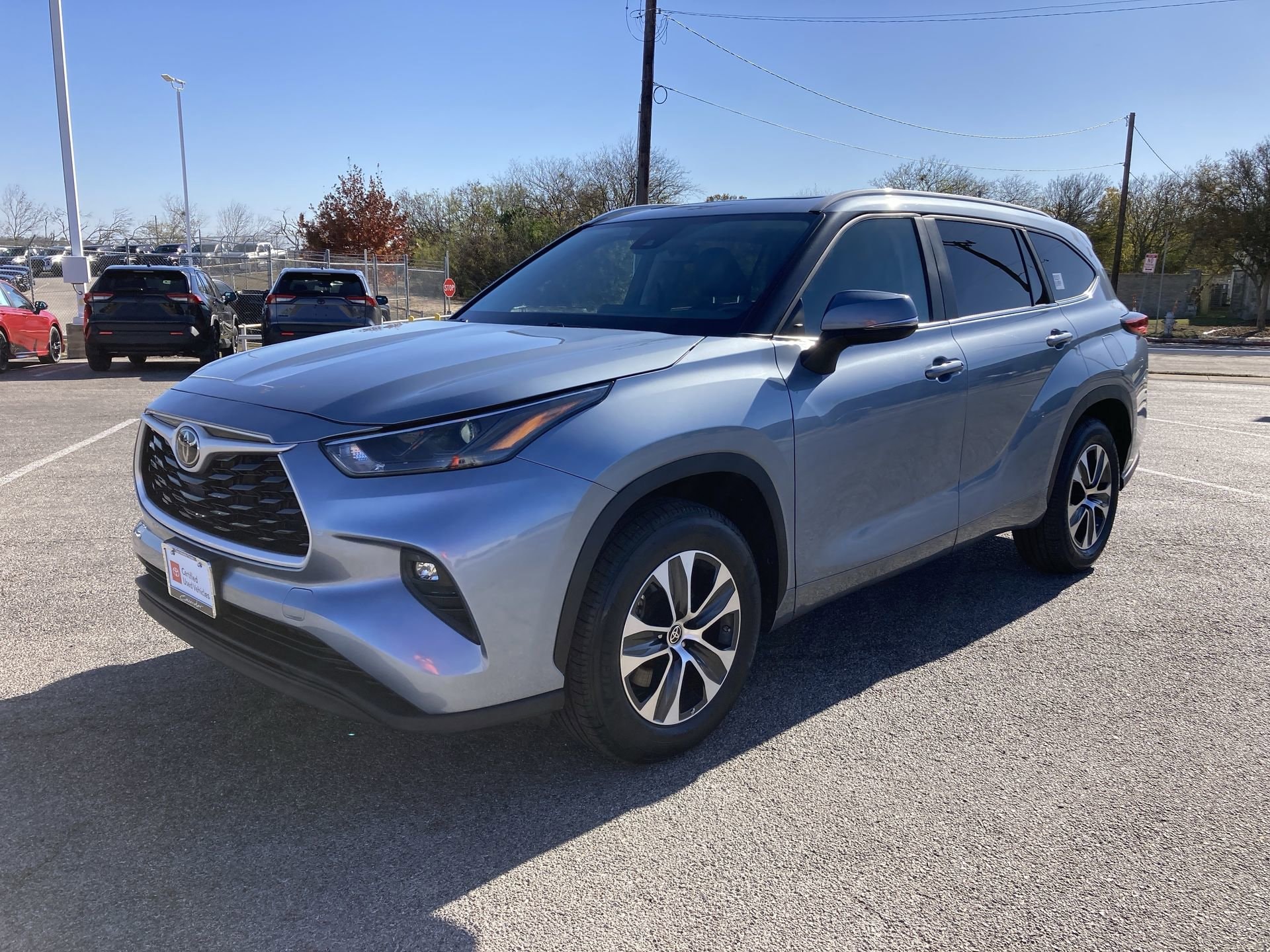 2023 Toyota Highlander XLE's photo