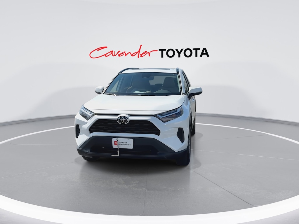 2025 Toyota RAV4 XLE photo 3