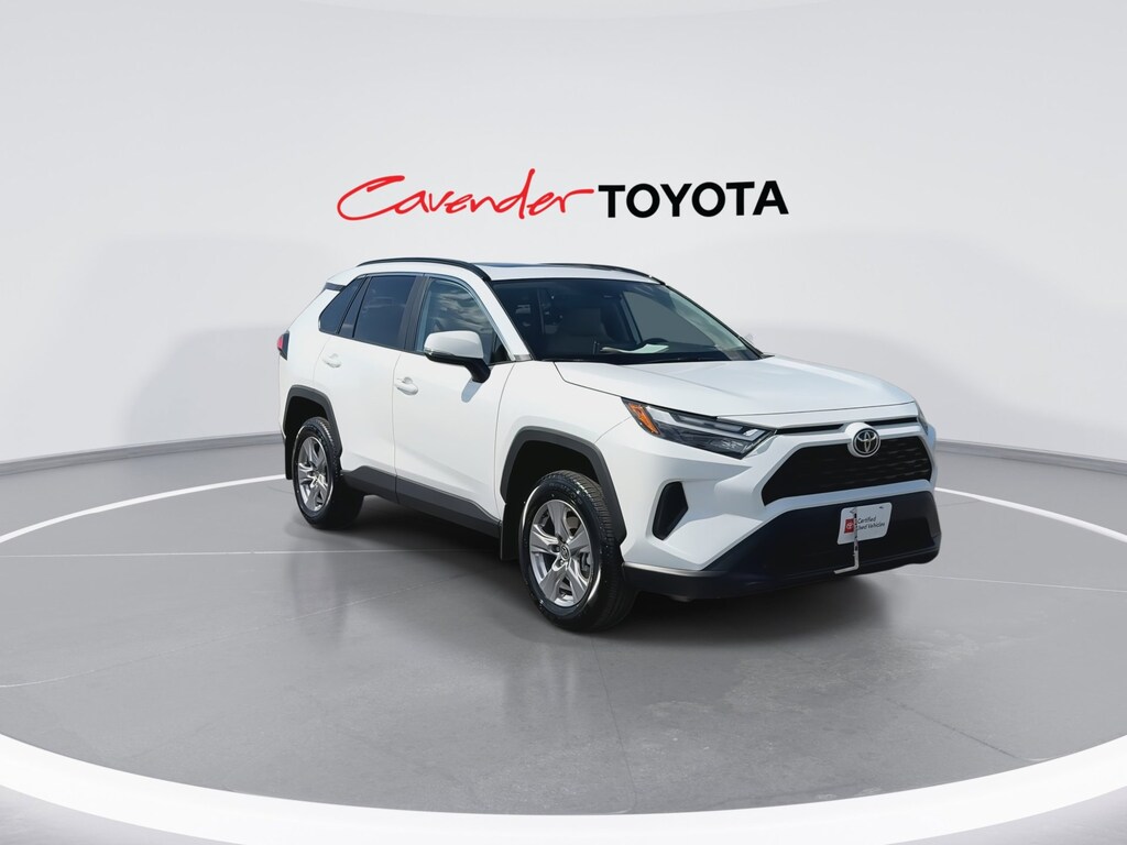 2025 Toyota RAV4 XLE photo 2