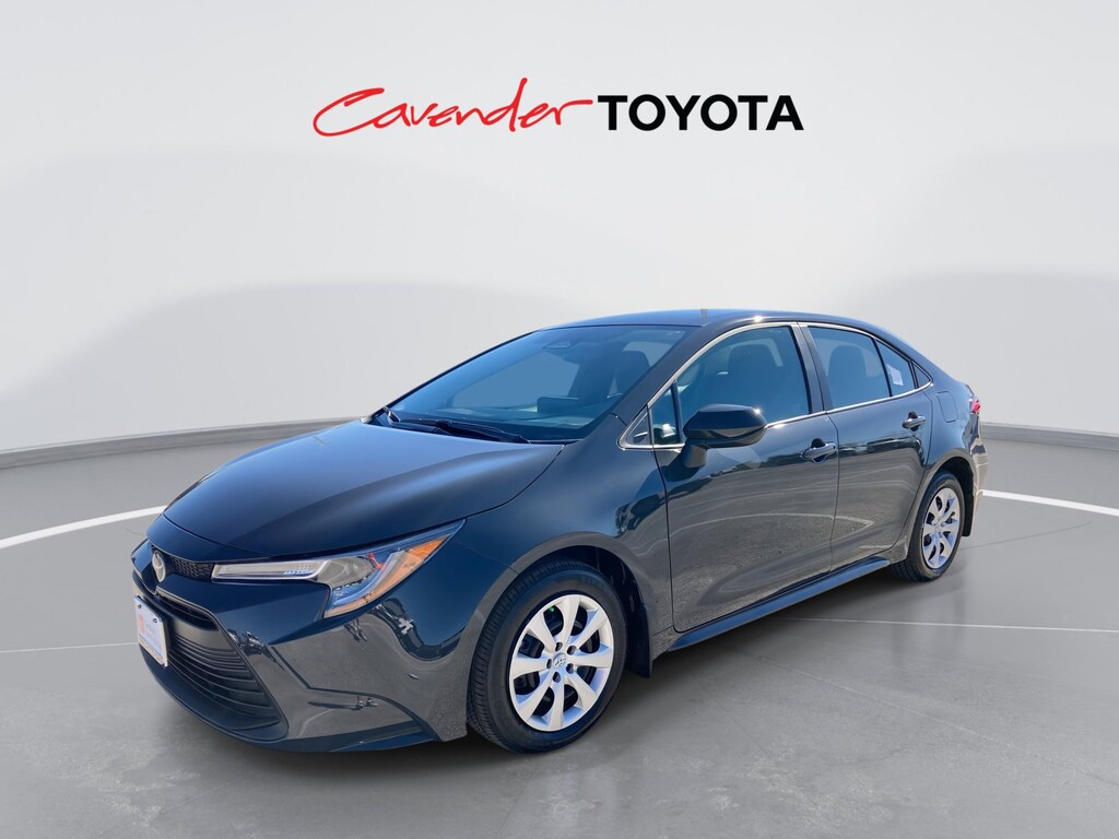 2026 Toyota Corolla LE photo 2