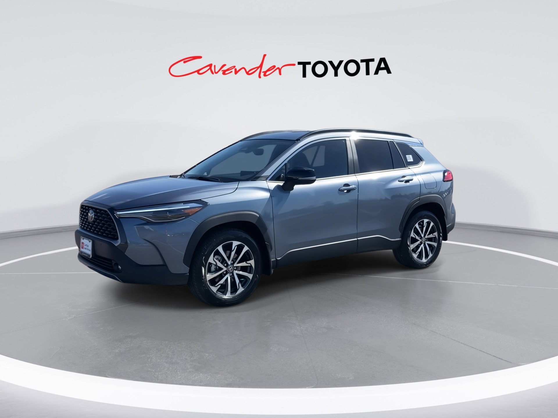 2025 Toyota Corolla Cross XLE photo 4