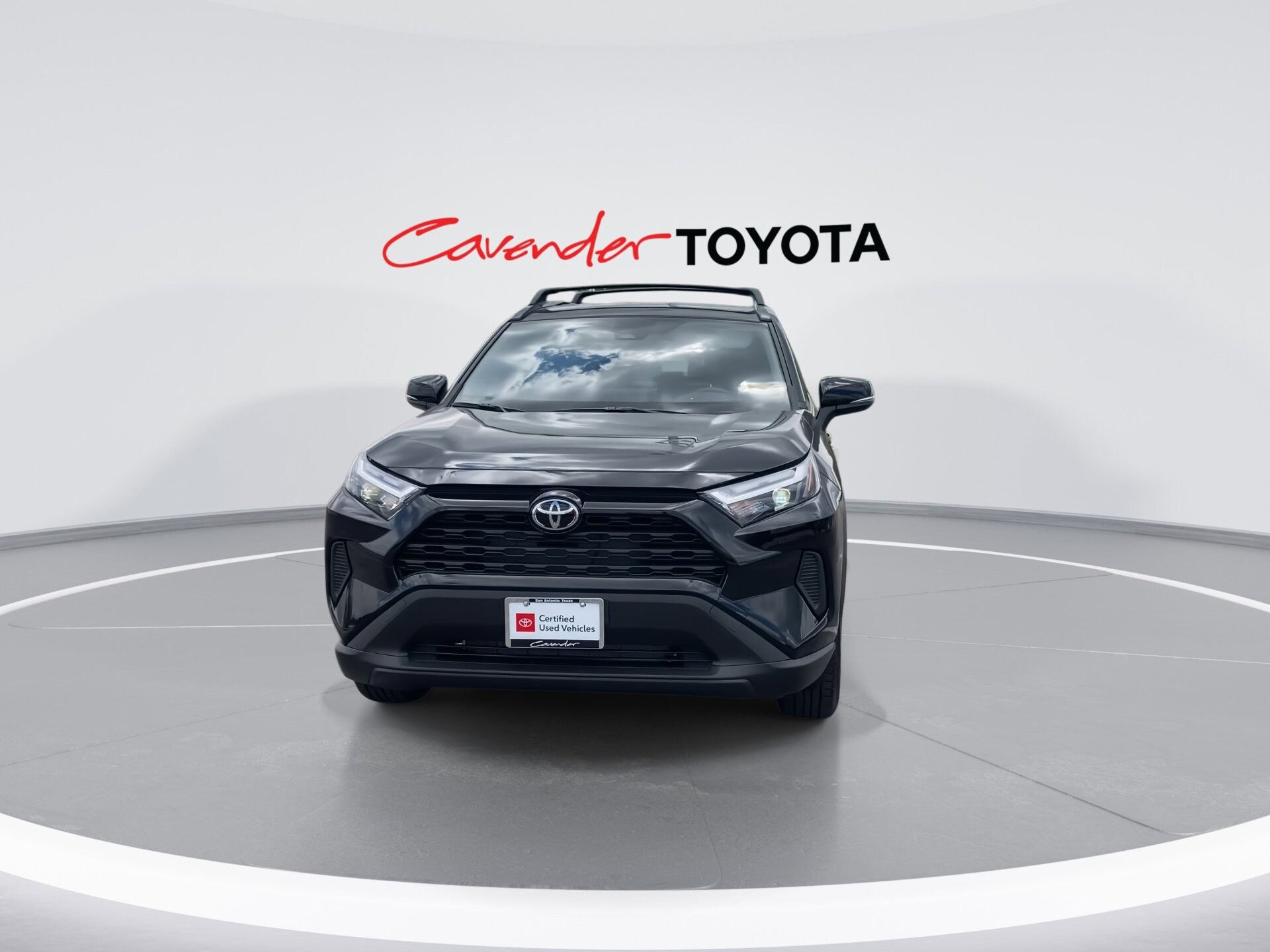2025 Toyota RAV4 XLE photo 3