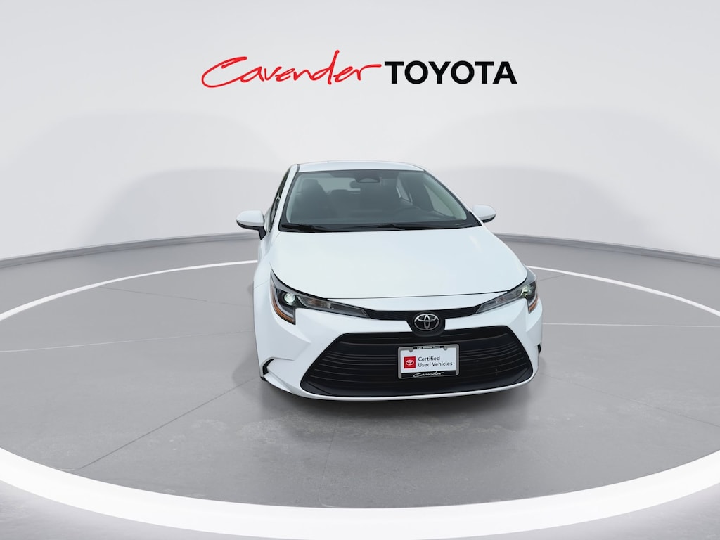 2026 Toyota Corolla LE photo 4