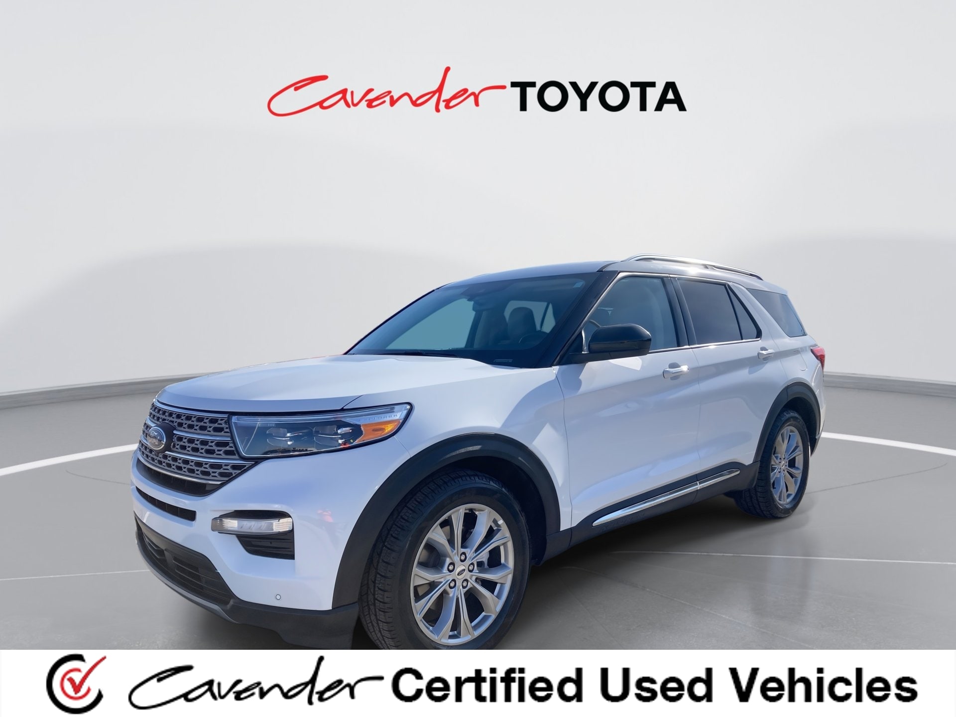 2024 Ford Explorer Limited's photo