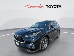 Used 2024 Toyota Highlander XLE SUV near Seguin, TX