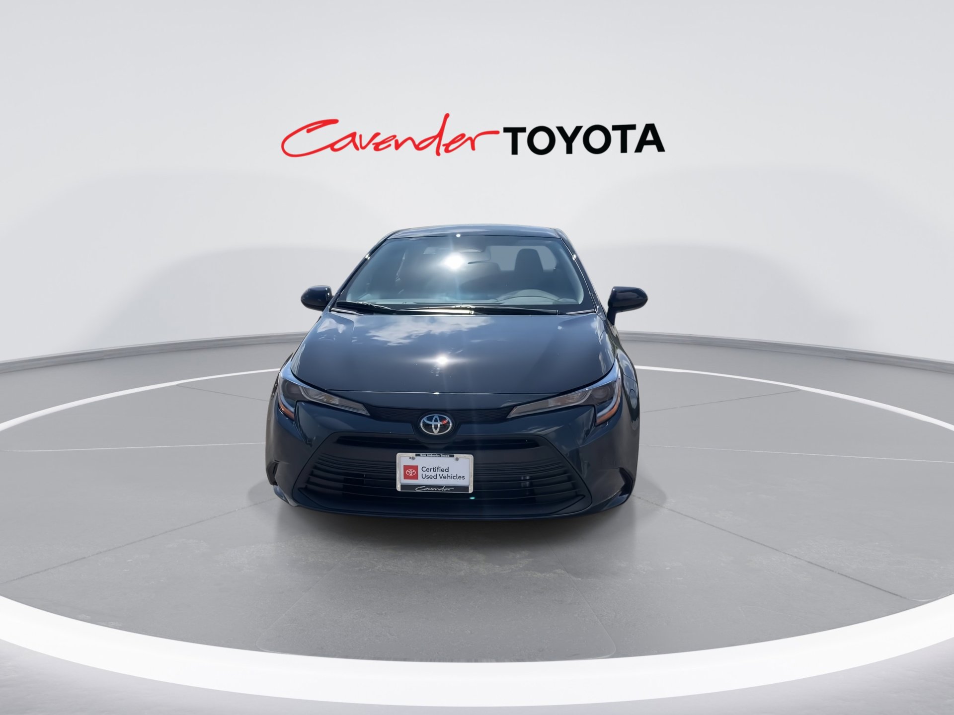 2025 Toyota Corolla LE photo 3