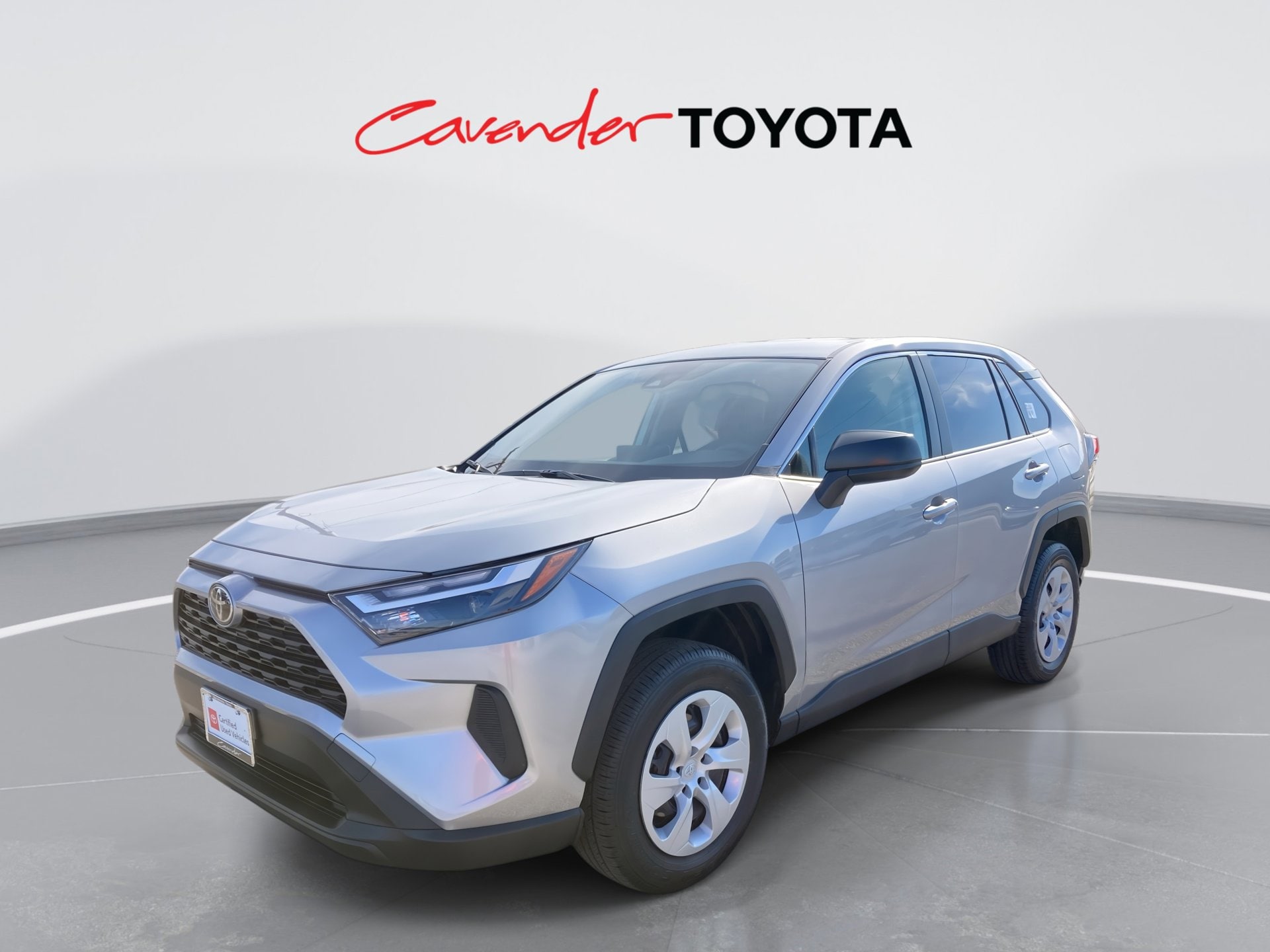2025 Toyota RAV4 LE's photo