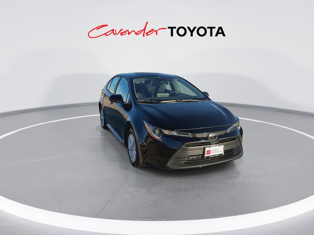2026 Toyota Corolla LE Premium photo 2