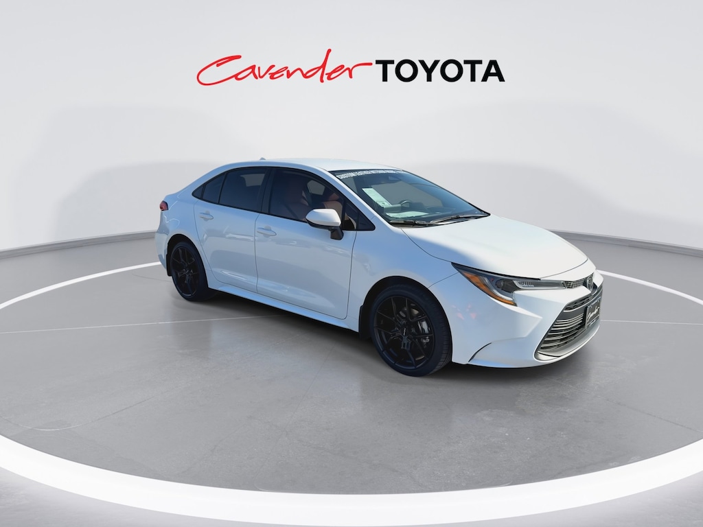 2026 Toyota Corolla LE photo 2