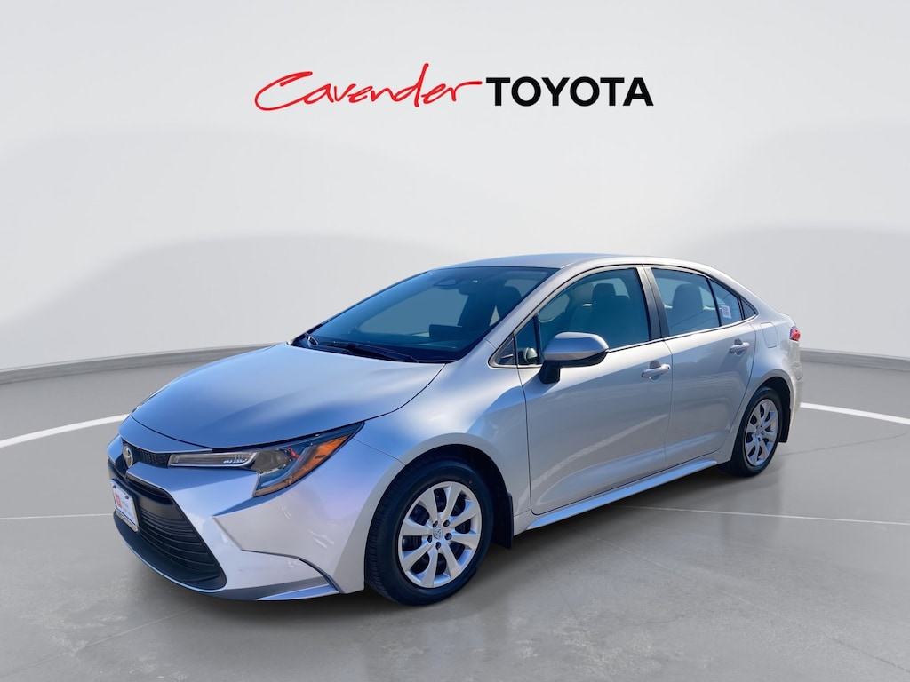 2026 Toyota Corolla LE photo 2
