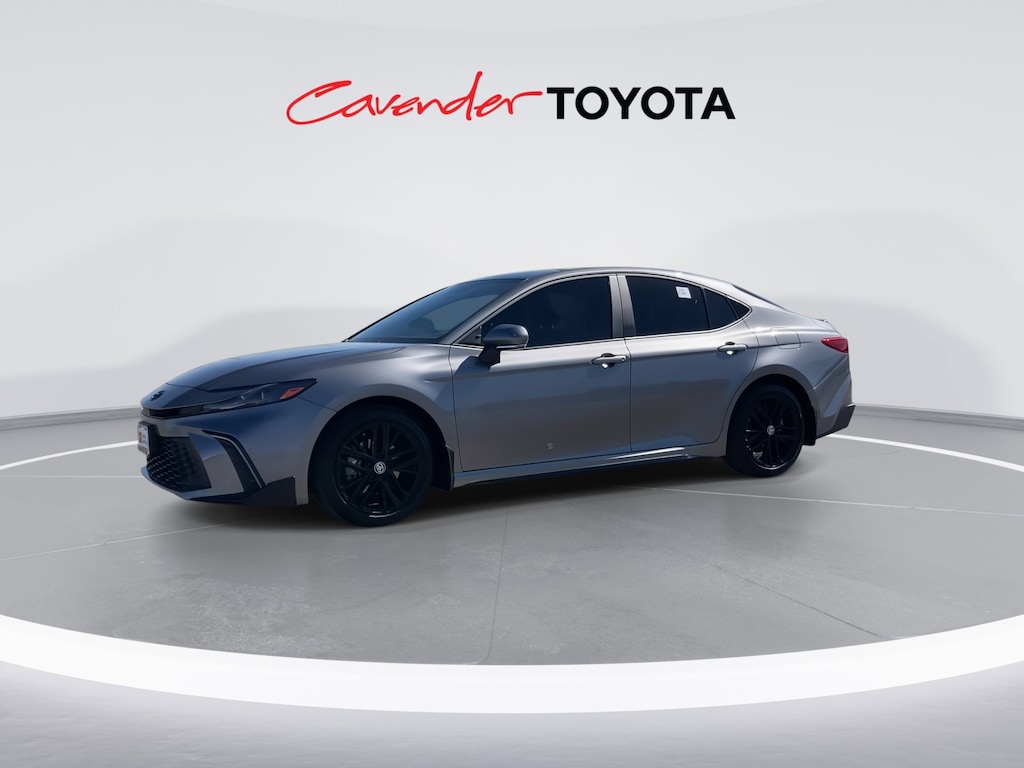 2026 Toyota Camry SE photo 4