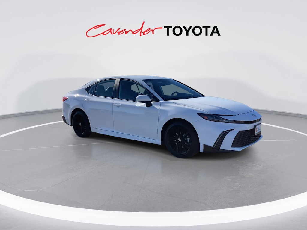 2026 Toyota Camry SE photo 3