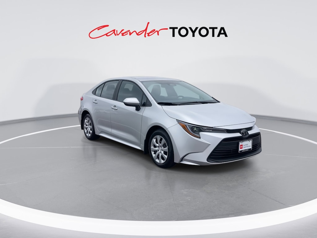 2026 Toyota Corolla LE photo 2