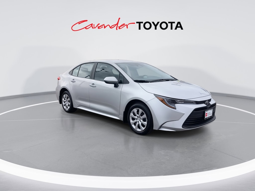 2026 Toyota Corolla LE photo 3